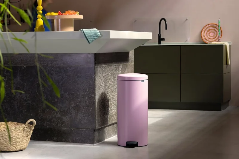 Кош за смет с педал Brabantia NewIcon 30L, Lilac Pink
