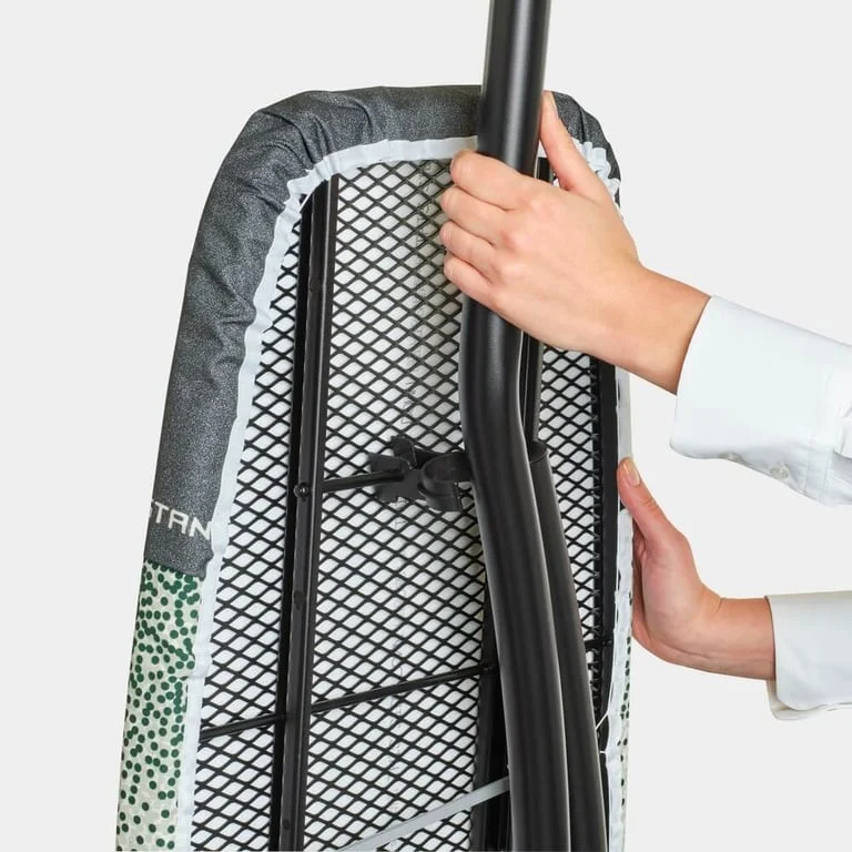 Маса за гладене Brabantia D 135x45cm с топлоустойчива зона за ютия, New Dawn