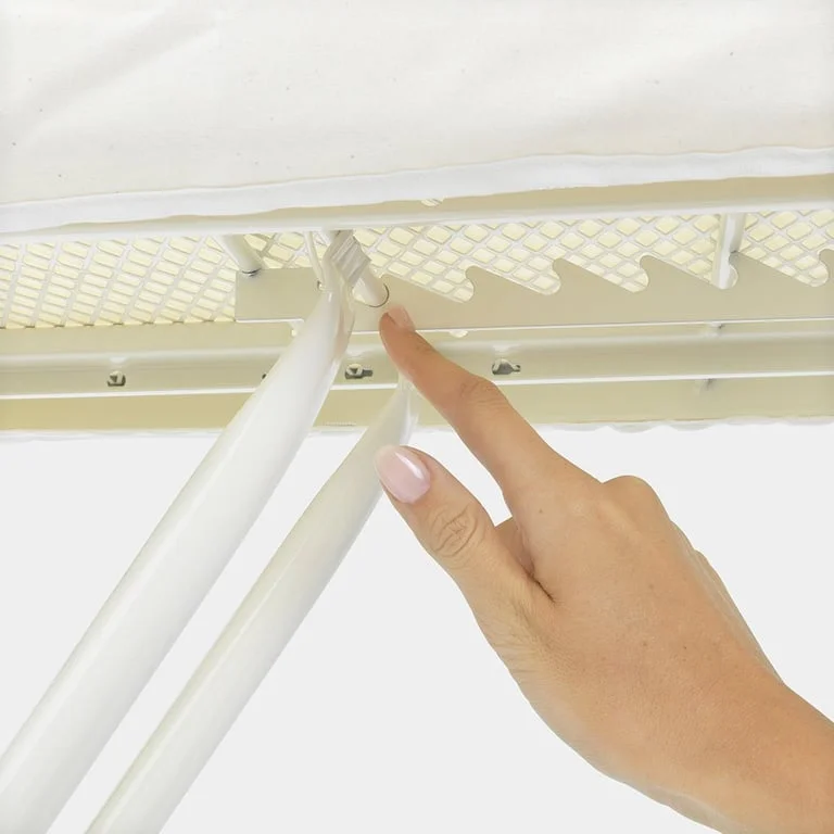 Маса за гладене Brabantia B 124x38cm с поставка за парогенератор, PerfectFlow Bubbles