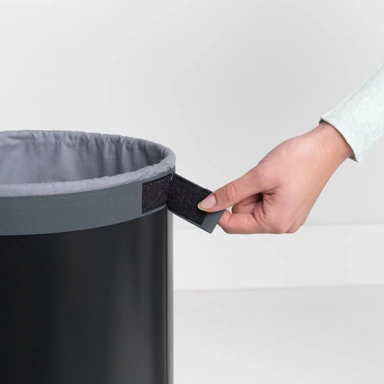 Кош за пране Brabantia 35L, Matt Black, корков капак