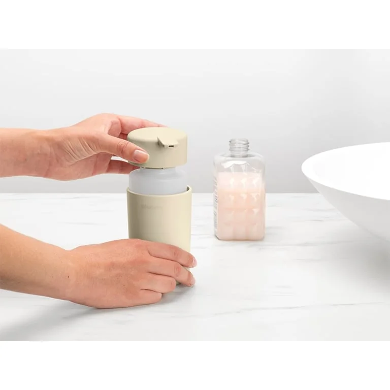 Дозатор за течен сапун Brabantia ReNew Soft Beige