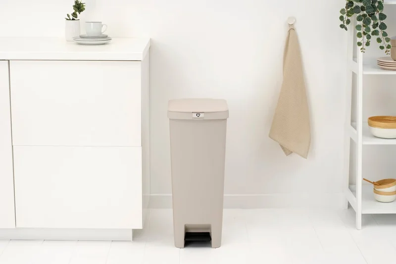 Pedal Waste Bin Brabantia StepUp 40L, Soft Beige