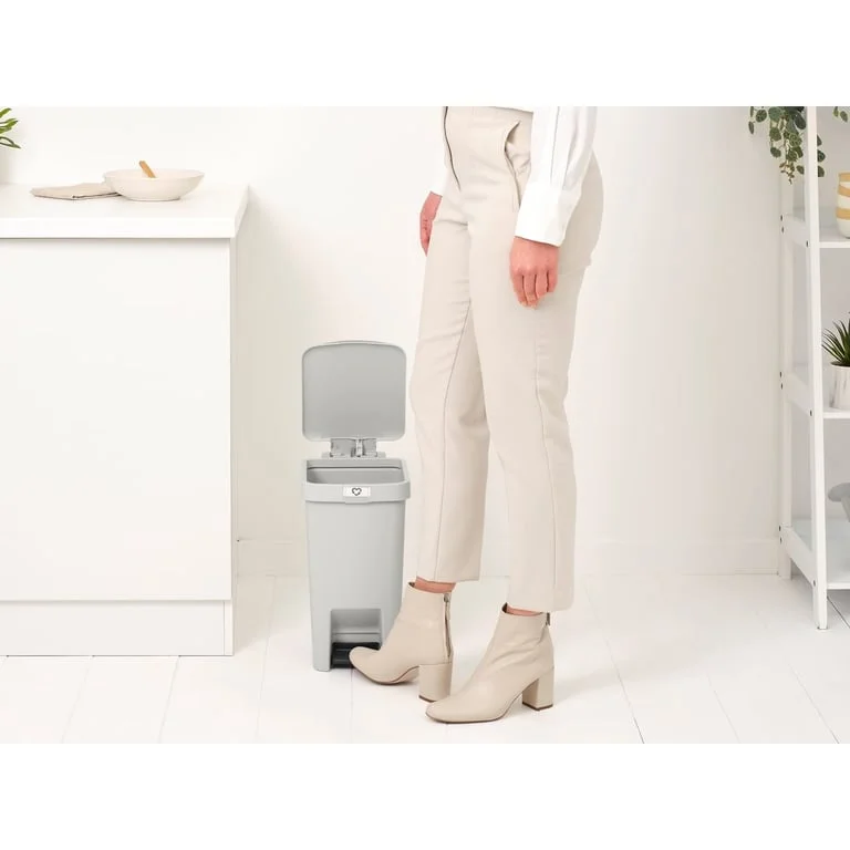Pedal Waste Bin Brabantia StepUp 10L, Light Grey