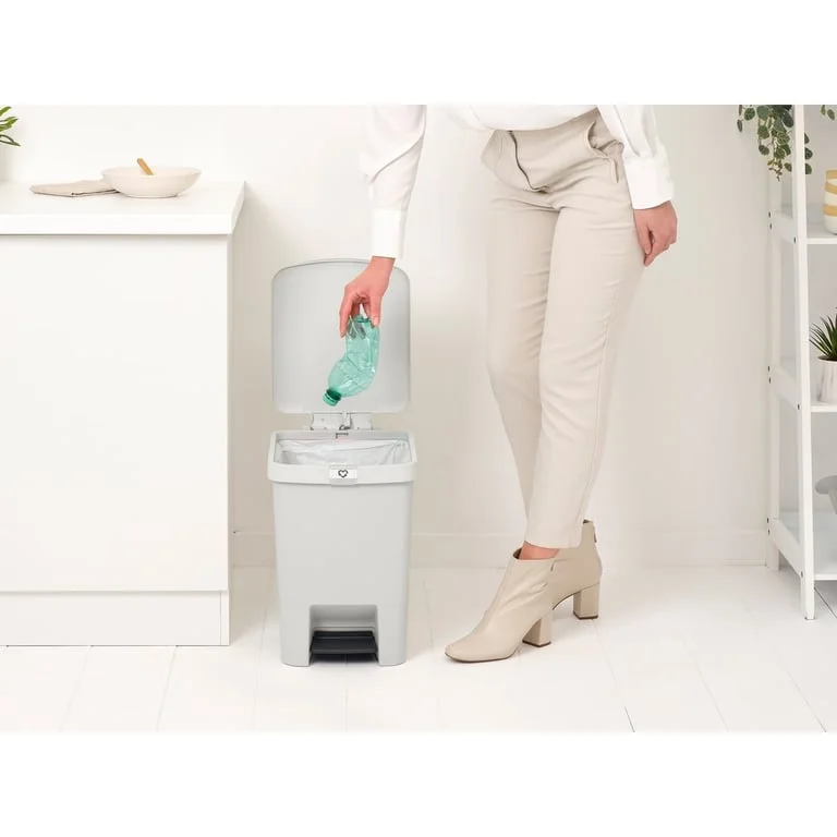 Pedal Waste Bin Brabantia StepUp 25L, Light Grey