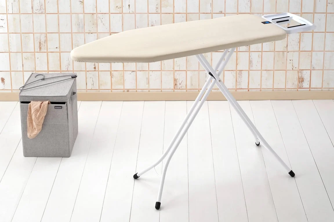Маса за гладене Brabantia C 124x45cm с масивна поставка за ютия, Ecru