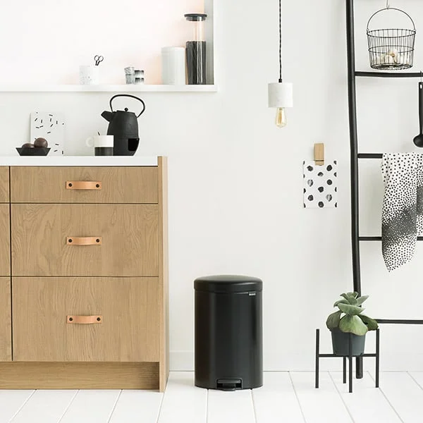 Кош за смет с педал Brabantia NewIcon 20L, Matt Black