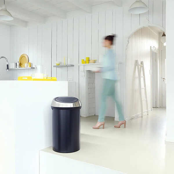 Кош за смет Brabantia Touch Bin 60L, Matt Black, метален капак