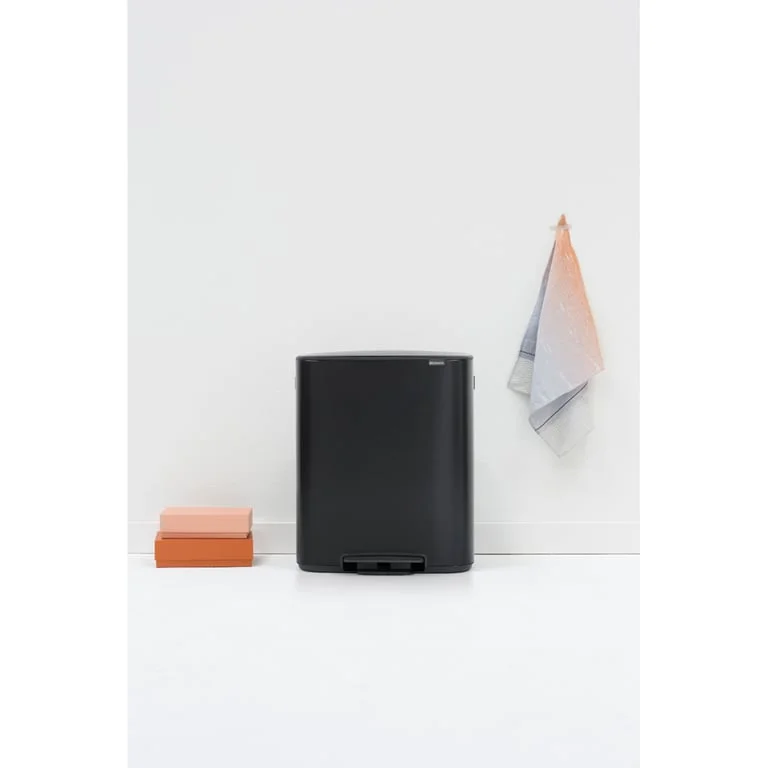 Кош за смет Brabantia Bo Pedal 60L, Matt Black
