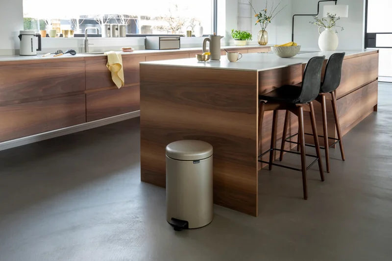 Кош за смет с педал Brabantia NewIcon 20L, Metallic Gold