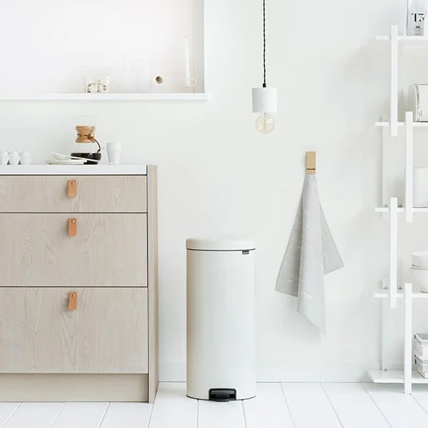 Кош за смет с педал Brabantia NewIcon 30L, White