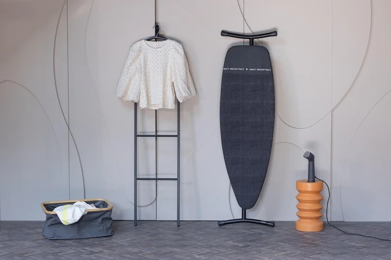 Ironing Board Brabantia D 135x45cm, Heat Resistant Iron Parking Zone, Denim Black