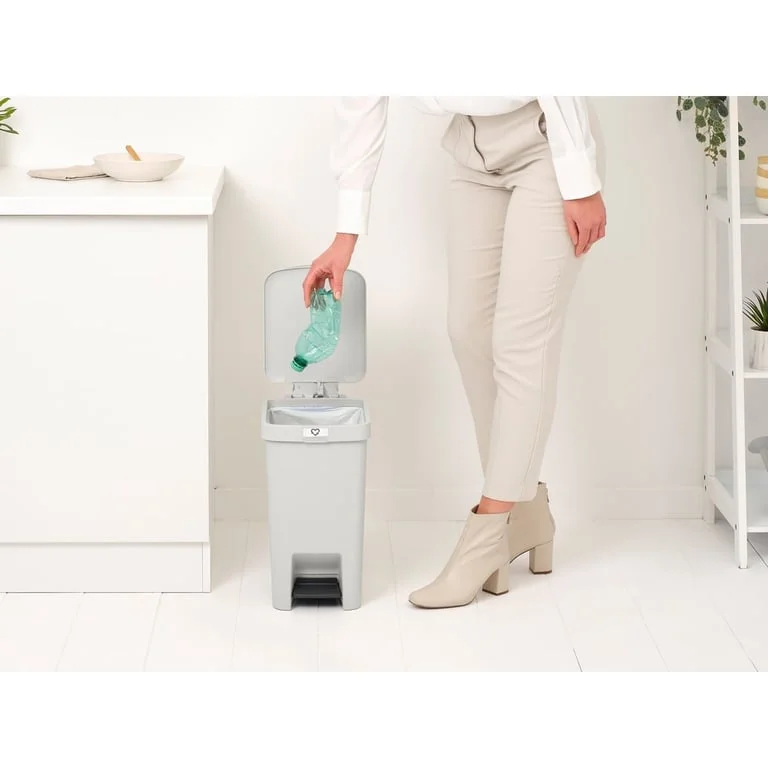 Кош за смет с педал Brabantia StepUp 16L, Light Grey