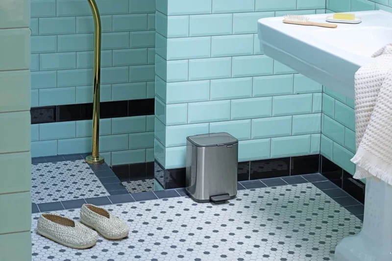 Кош за смет Brabantia Bo Pedal 4L, Matt Steel Fingerprint Proof