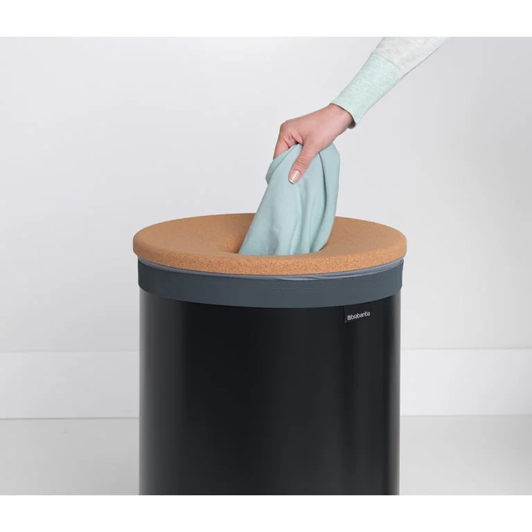 Кош за пране Brabantia 60L, Matt Black, корков капак