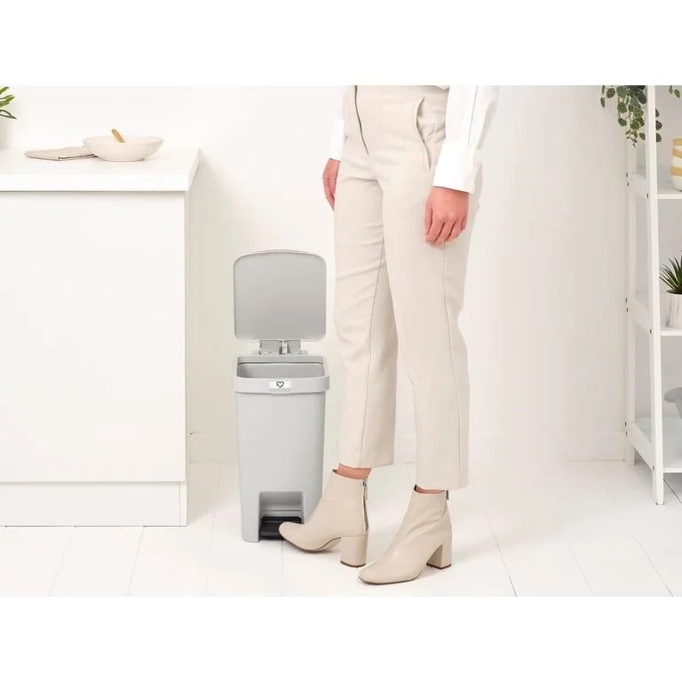 Кош за смет с педал Brabantia StepUp 16L, Light Grey