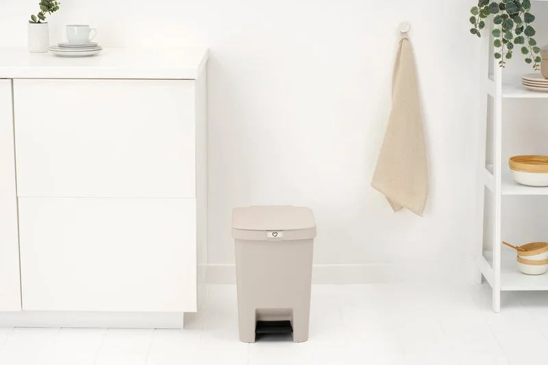 Pedal Waste Bin Brabantia StepUp 25L, Soft Beige
