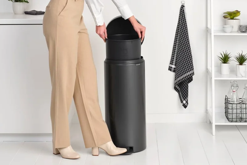 Кош за смет с педал Brabantia NewIcon 30L, Confident Grey