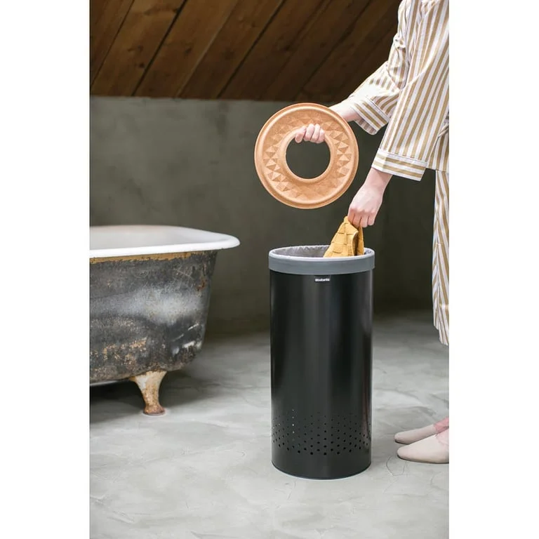 Кош за пране Brabantia 35L, Matt Black, корков капак