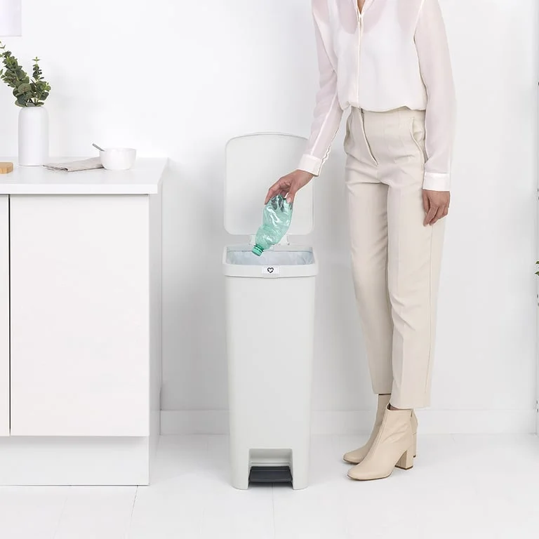 Pedal Waste Bin Brabantia StepUp 40L, Light Grey