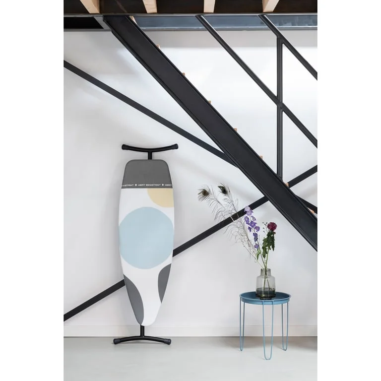 Маса за гладене Brabantia D 135x45cm с топлоустойчива зона за ютия, Spring Bubbles