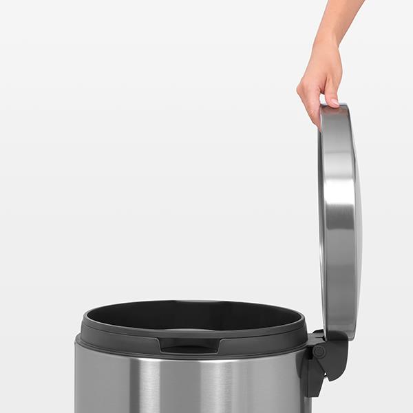 Кош за смет с педал Brabantia Silent 45L, Metallic Grey(7) - Brabantia.bg Кош за смет с педал Brabantia Silent 45L, Metallic Grey(7)