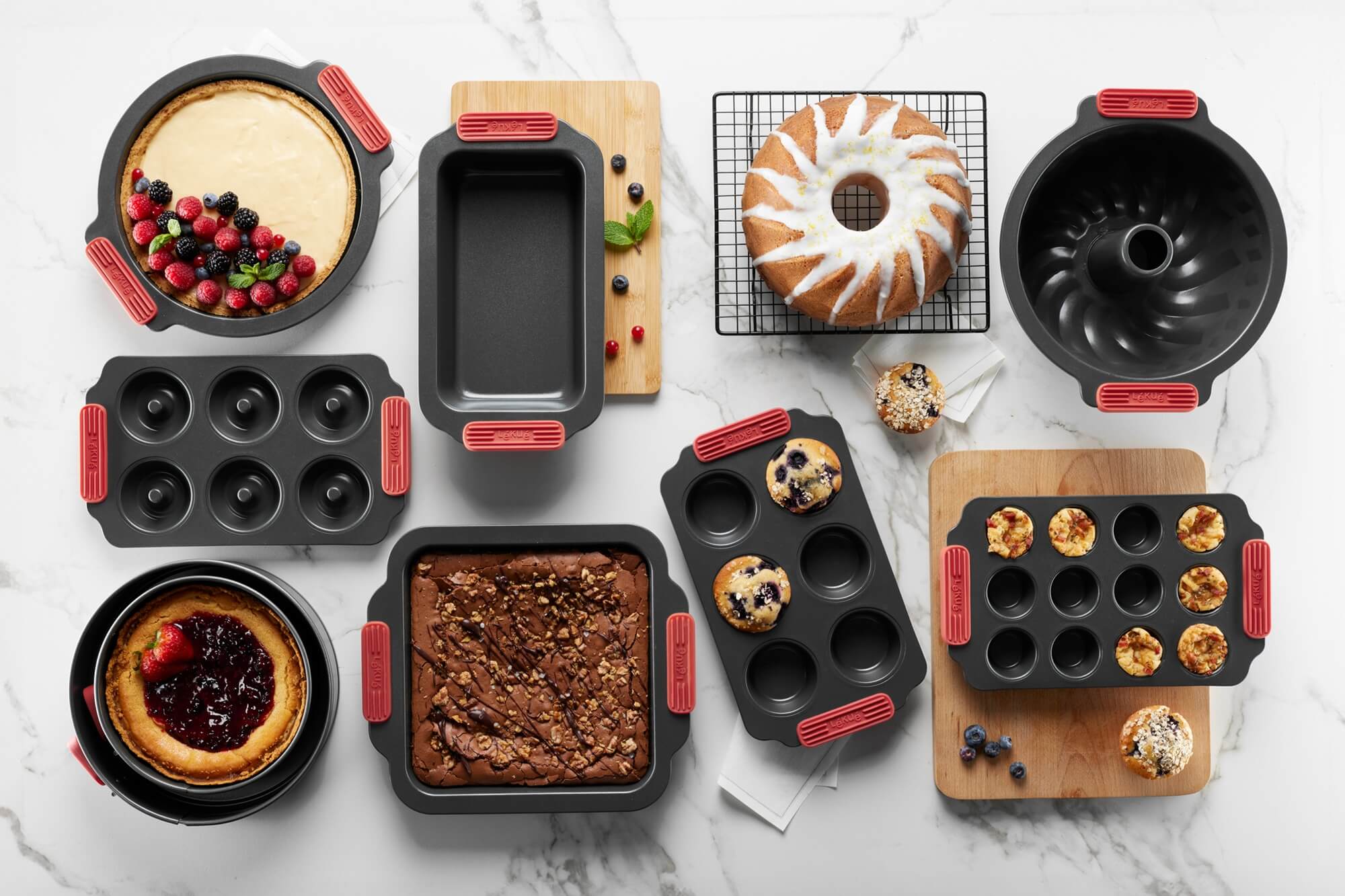 Форма за печене Lekue Ø24cm, Non-Stick, със закопчалка(3) - Brabantia.bg Форма за печене Lekue Ø24cm, Non-Stick, със закопчалка(3)