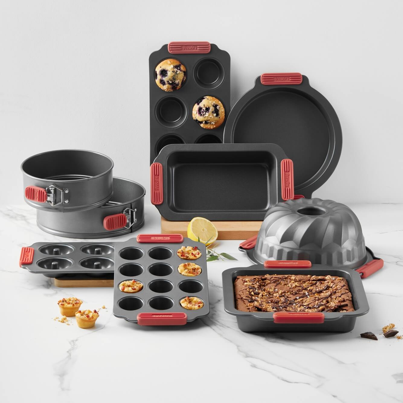 Форма за печене Lekue Ø24cm, Non-Stick, със закопчалка(7) - Brabantia.bg Форма за печене Lekue Ø24cm, Non-Stick, със закопчалка(7)