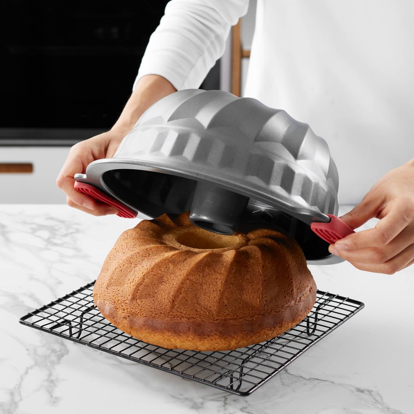 Форма за печене Lekue Ø26.5cm, Non-Stick, за кекс(4) - Brabantia.bg Форма за печене Lekue Ø26.5cm, Non-Stick, за кекс(4)